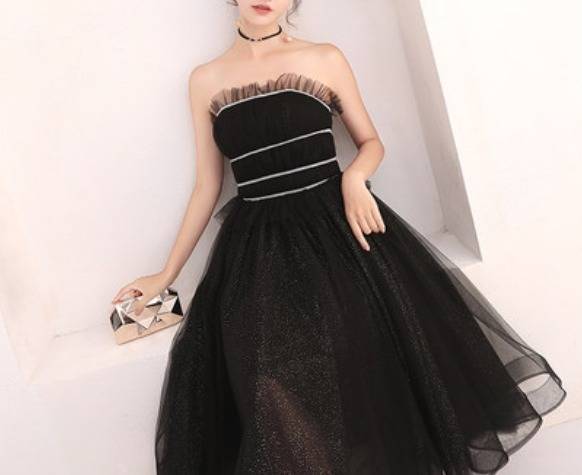 パーティードレス ウエディングドレス 春夏 結婚式 花嫁 マリアージュ ホワイト 大きいサイズ ひざ下丈 ミモレ丈 チューブトップ 袖なし Xライン フレア シフォン 透け感 グリッター ラインストーン ハートカット 20代 30代 フェミニン ガーリー パーティードレス ウエディングドレス 春夏 結婚式 花嫁 マリアージュ