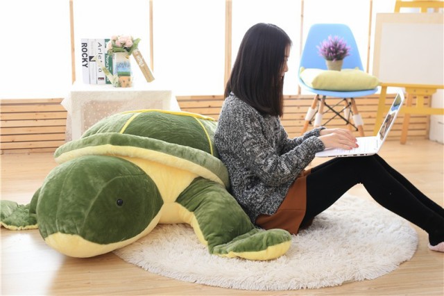 HOT好評 かめ 子供プレゼント誕生日 記念日 撮影道具 インテリア150cmの通販はau PAY マーケット - コウホウ|商品ロットナンバー:312329812 特大 ぬいぐるみ カメ 抱き枕 リアル亀 動物かめ 新着商品