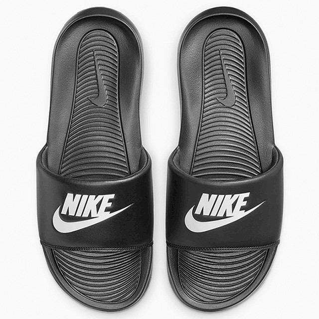 Nike スポーツサンダル ホワイト/ブラック/レッド