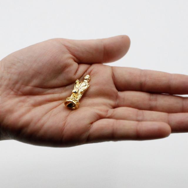 金色メッキの阿弥陀如来様のお守り