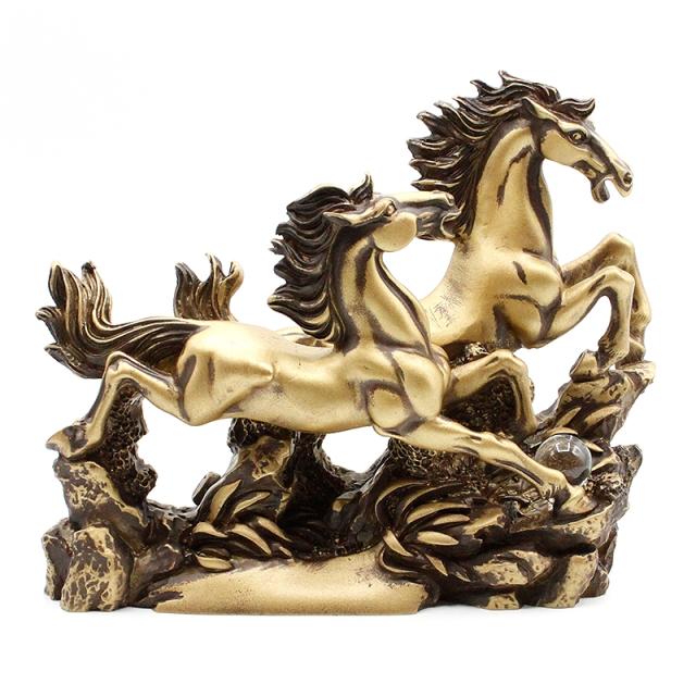 双馬の置物