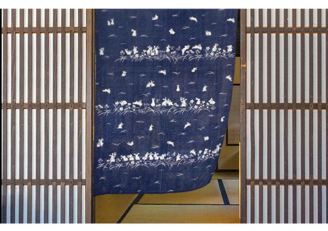 暖簾 norenn カーテン 間仕切り 仕切りカーテン スクリーン タペストリー 目隠し 和風暖簾 和風 和柄 和室 和モダン 和風モダン レース 日本 兎 うさぎ 風水 招福 藍色 紺 japanese nippon