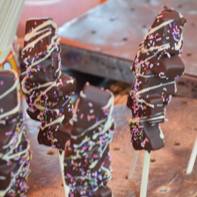 パイオニア企画 チョコバナナ用チョコレート スイート 1kg × 3袋《4月-10月は冷蔵便でのお届け》《冷蔵手数料無料》 沖縄配送不可