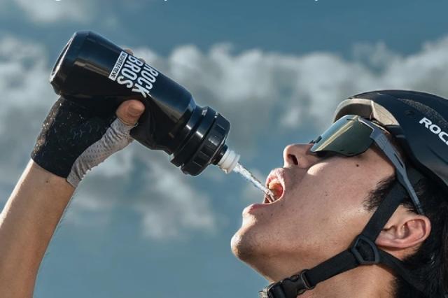 スポーツボトル ウォーターボトル サイクリングボトル サイクルボトル ロングライド サイクリング ロードバイク ボトルケージ おすすめ 売れ筋