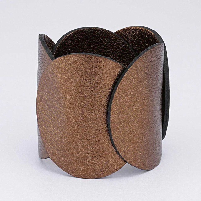 在庫あ特価 バッグ 靴 アクセサリー ジュエリー ブレスレット バングル MATERIA DESIGN/マテリアデザイン メタリック レザー バングル R50113の通販はau PAY マーケット - ディノス au PAY マーケット店|商品ロッ 超激得2022