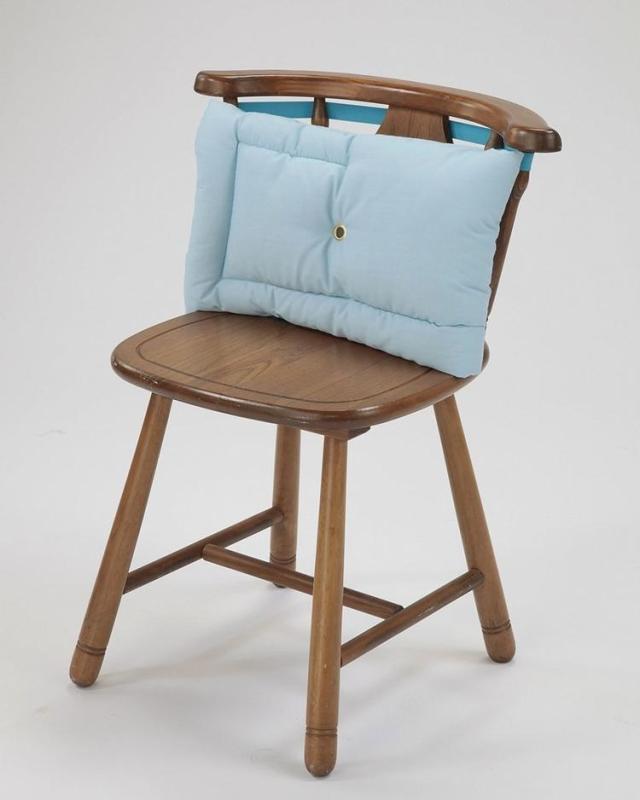 ゴム付きで椅子に付けられるクッション