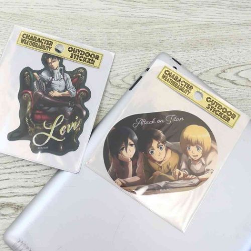進撃の巨人 ビッグシール アウトドアステッカー 読書 アニメキャラクター グッズ メール便可