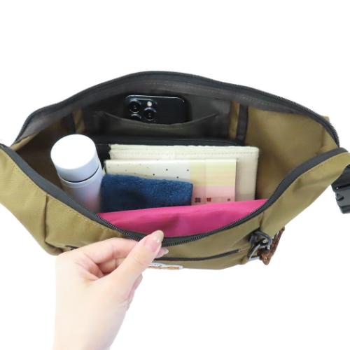 スヌーピー ショルダーバッグ 超撥水RE-PET バナナ型ショルダー ロゴ ピーナッツ キャラクター グッズ