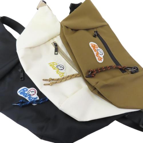 スヌーピー ショルダーバッグ 超撥水RE-PET バナナ型ショルダー ロゴ ピーナッツ キャラクター グッズ