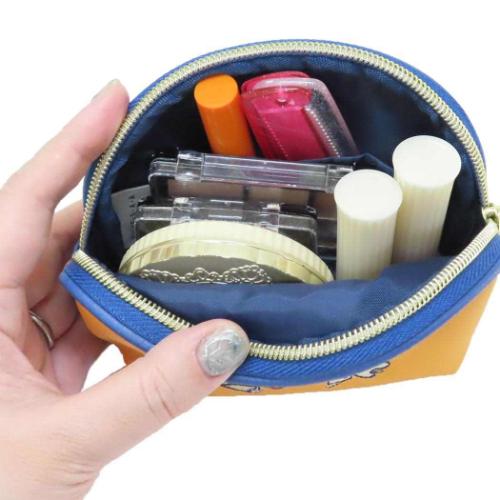 クレヨンしんちゃん コスメポーチ シェルポーチ パジャマ 総柄 アニメキャラクター グッズ