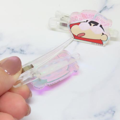 クレヨンしんちゃん ヘアアクセ オーロラアクリルヘアクリップ すくいのヒーロー アニメキャラクター グッズ メール便可