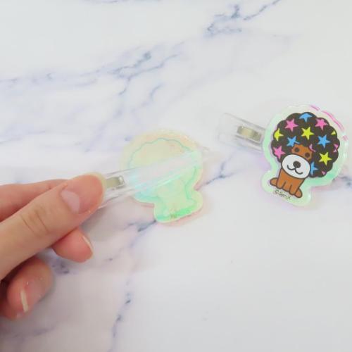 アフロ犬 ヘアアクセ オーロラアクリルヘアクリップ ネオアフロ犬 キャラクター グッズ メール便可