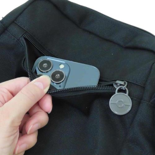 ポケットモンスター ショルダーバッグ 縦型ショルダー クロ ピカチュウ ポケモン キャラクター グッズ