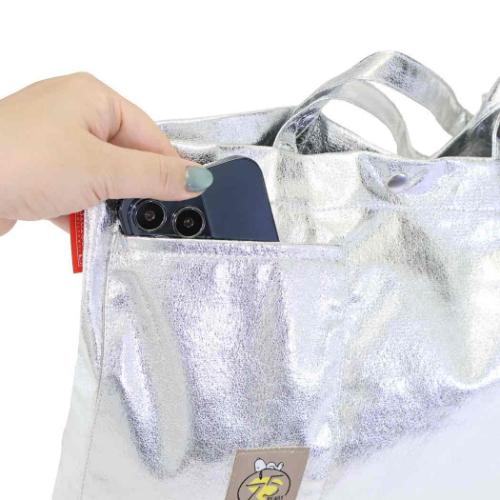 スヌーピー トートバッグ IP.A4w.メタリック.Peanuts-0Q メタリック調生地MEDIUMバッグ Silver ピーナッツ メール便可