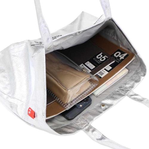 スヌーピー トートバッグ IP.A4w.メタリック.Peanuts-0Q メタリック調生地MEDIUMバッグ Silver ピーナッツ メール便可