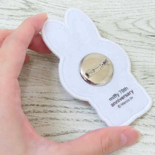 ミッフィー バッジ サガラバッジ 70周年ヒストリー 1963 ディックブルーナ 絵本キャラクター グッズ メール便可