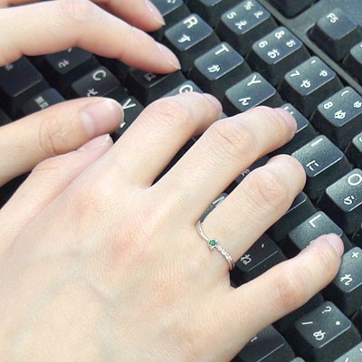 得価最新作 指輪 エメラルド 指輪 ダイヤモンド 星 流れ星 k18ホワイトゴールド ピンキーリング レディースの通販はau PAY マーケット - ジュエリー工房 alma au PAY マーケット店|商品ロットナンバ セール国産