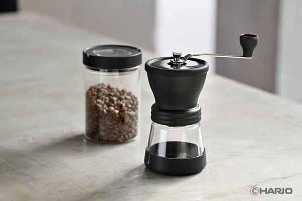 使いやすい売れ筋コーヒーミルキャニスターミル丸洗いハリオロングセラー豆の風味セラミックHARIOコーヒーミルハンドミルセラミックコーヒーミル・スケルトンNブラック