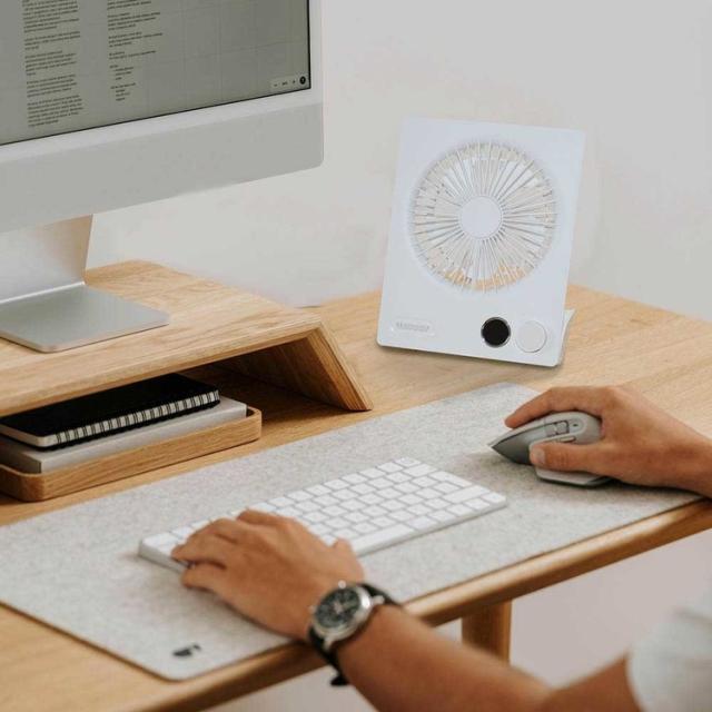 スリム角度デスクファン充電マグネットリモコン持ち運べる小さくてリモコン付きスリムデスクファン株式会社YARD 