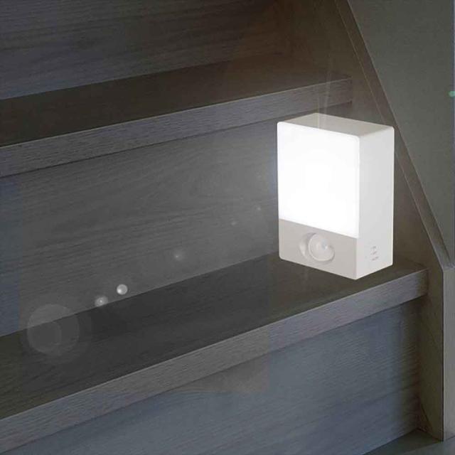 ナイトライトセンサーライト人感センサー明暗センサーLED乾電池式USB給電懐中電灯昼白色回転タイプ防水IPX4相当乾電池式人感明暗ナイトライト