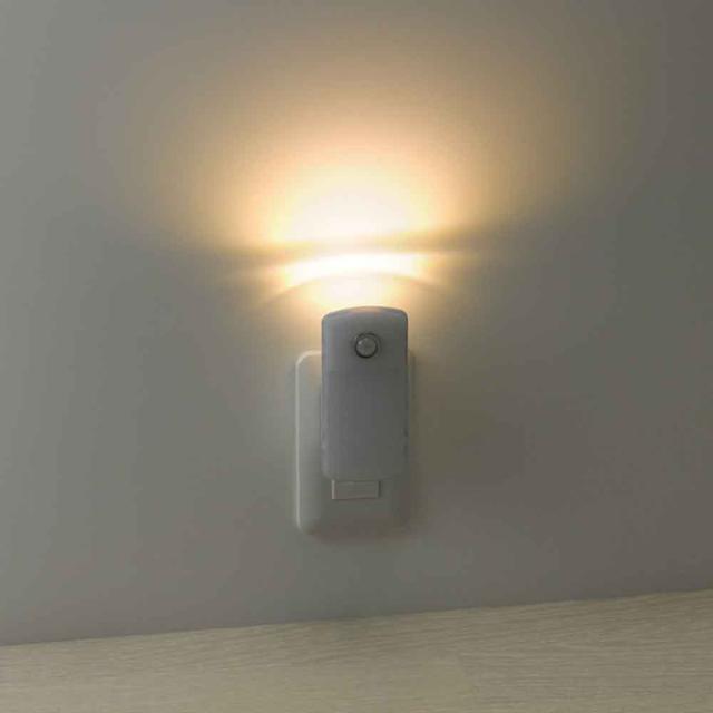 ナイトライトセンサーライト人感センサー明暗センサーLEDコンセント式懐中電灯自動点灯無接点充電式人感明暗ナイトライト小ホワイト
