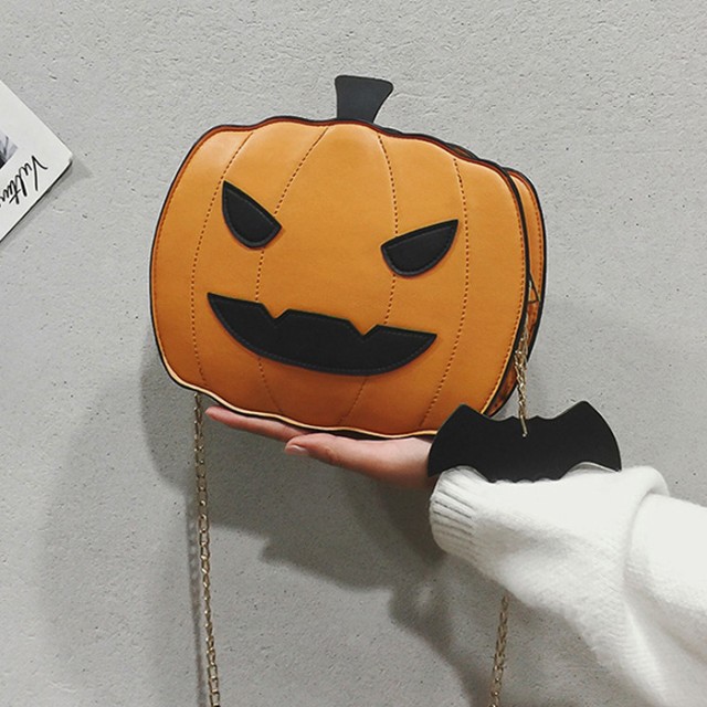 ショルダーバッグ ジャック・オー・ランタン こうもりチャーム付き かぼちゃ ハロウィン パンプキン 合皮 バッグ 可愛い ZB259｜au PAY  マーケット
