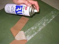 例えばガムテープのノリ残りの場合、こそげるだけこそいでから(事前に素材確認はしましょう)