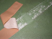 1回で落ちない場合は、繰り返し作業します。落ちれば最後は水拭き、乾拭きで仕上げます