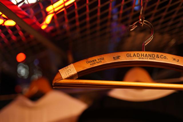 GLAD HAND オリジナルウッドハンガー 3本セット ADVERTISING WOODEN HANGER