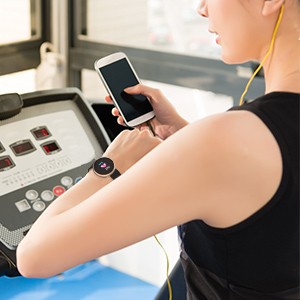 大人気SALE スマートウォッチ 長持ちバッテリー スマートブレスレット IP68の通販はau PAY マーケット - AOITRADE|商品ロットナンバー:401622320 腕時計 レディース 女性生理期 フルタッチ iphone&Android対応 格安日本製