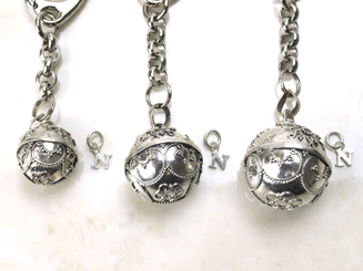 イニシャル　ネックレス