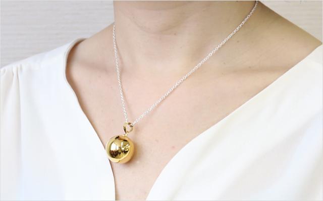 ゴールドのネックレストップ