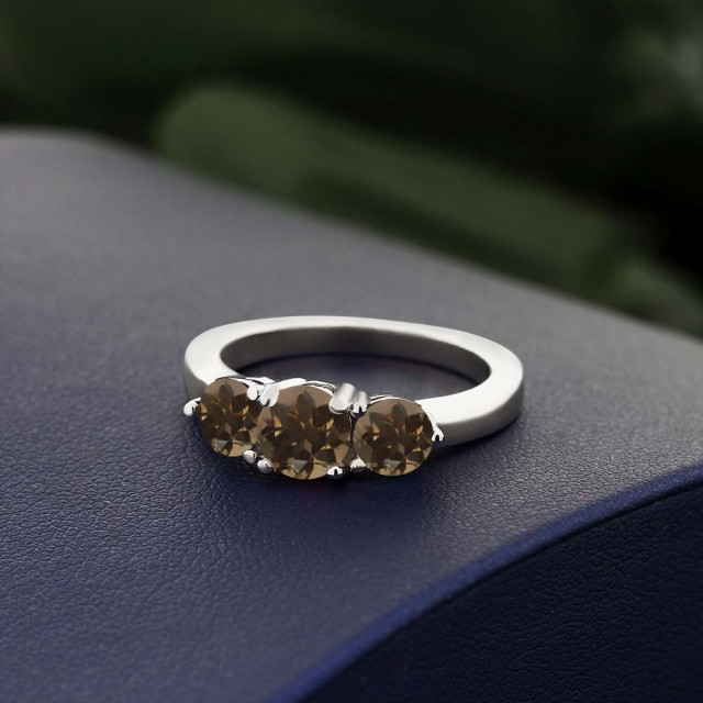 プロング 指輪 スリーストーン 天然石 金属アレルギー対応の通販はau PAY マーケット - Gem Stone King ジュエリー専門店 リング レディース 1.72カラット 天然 スモーキークォーツ (ブラウン) シルバー925 3連 ツをより