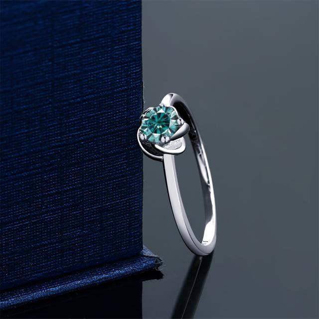 HOT新品 指輪 モアッサナイト 小粒 華奢 シンの通販はau PAY マーケット - Gem Stone King ジュエリー専門店 リング レディース 0.5カラット ブルー モアサナイト 10金 ホワイトゴールド(K10) フラワー 花 一粒 好評格安
