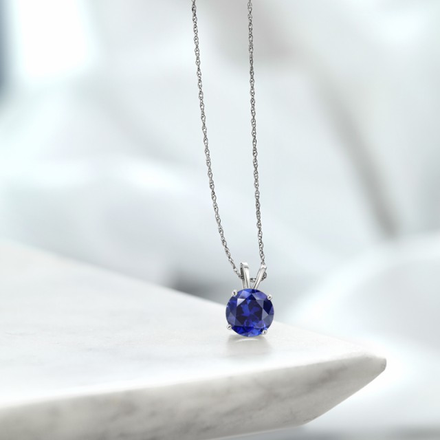 正規品国産 ネックレス プレゼント 女性 彼女 の通販はau PAY マーケット - Gem Stone King ジュエリー専門店 レディース 2.5カラット 合成サファイア ペンダント 14金 ホワイトゴールド(K14) 一粒 大粒 シンプル 高評価低価