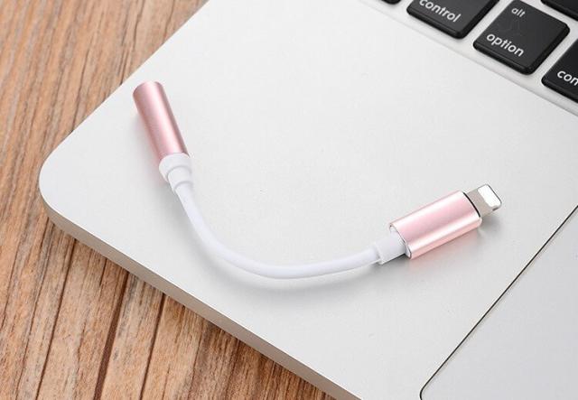 iOS15対応 iPhone イヤホンジャック 変換ケーブル iPhone 13 Pro Max 12 mini SE 2 11 X XS Max 7 8 Plus 変換 アダプタ 音楽再生