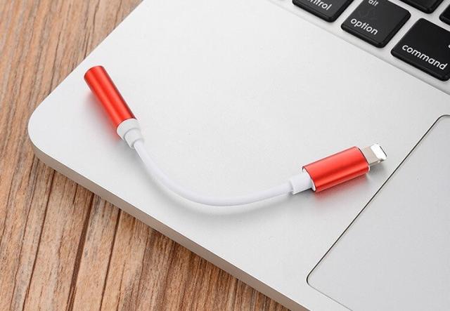 iOS15対応 iPhone イヤホンジャック 変換ケーブル iPhone 13 Pro Max 12 mini SE 2 11 X XS Max 7 8 Plus 変換 アダプタ 音楽再生