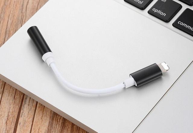 iOS15対応 iPhone イヤホンジャック 変換ケーブル iPhone 13 Pro Max 12 mini SE 2 11 X XS Max 7 8 Plus 変換 アダプタ 音楽再生