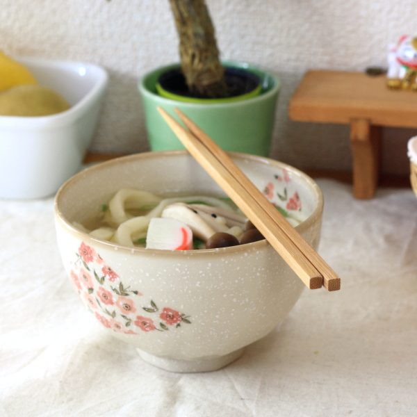 花ちらしお茶漬け碗 日本製 美濃焼 ご飯茶碗よりちょっと大きい