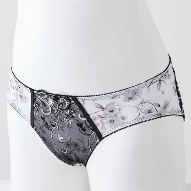 エセンシアールショーツ