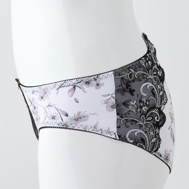 エセンシアールショーツ