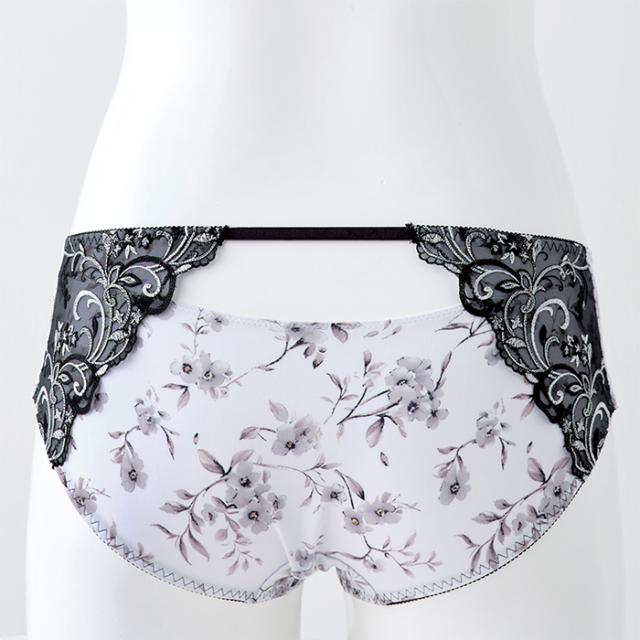 エセンシアールショーツ