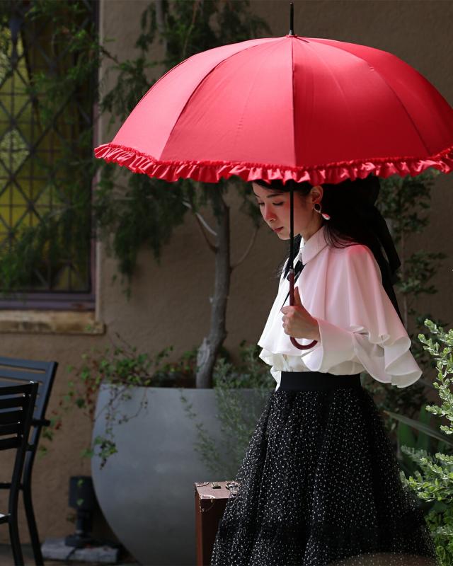 新作10月1日 「咲き続けよう、私らしく」花束アンブレラ cawaii fne00014 1年中 旅行 野外 日常使い ヘビロテ おでかけ 休日 贈り物 プレゼント ギフト 日除け 晴雨兼用 雨傘 レッド フリル 上品 レディース ファッション 大人 ママ ミセス 30代 40代 50代 60代