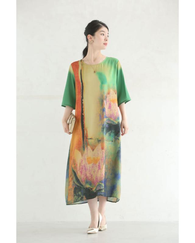 新作7月14日 朝露に濡れる蓮の花のミディアムワンピース cawaii w50532nc S~L対応 半端袖 花柄  アート柄 グリーン オシャレ 個性的 大人可愛い エレガント 上品 春服 春物 夏服 夏物 薄手 レディース ファッション ミセス 30代 40代 50代