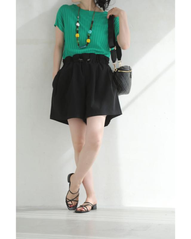 新作6月8日 水辺も街も。あれこれ気にしないラッシュガードショート