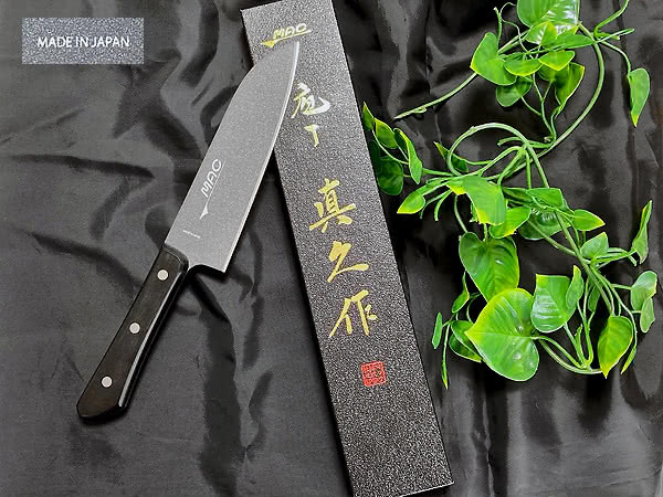 MAC三徳包丁 専用の箱入り