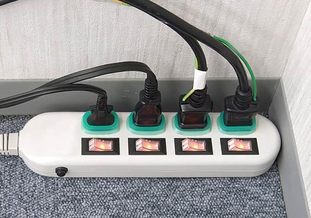 電源プラグを保護