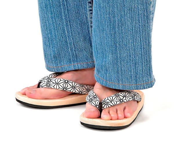 黒と白かっこいいサンダル