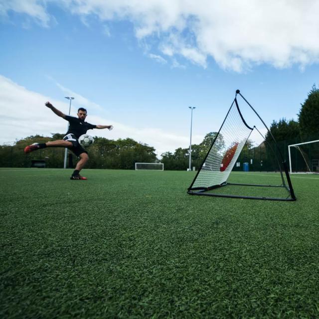 QUICKPLAY クイックプレイ スポットエリート リバウンダー 1.5m×1.0m 90秒セットアップ 可搬式 移動式 サッカー フットサル フットボール パス練習 シュート練習【新品】%off