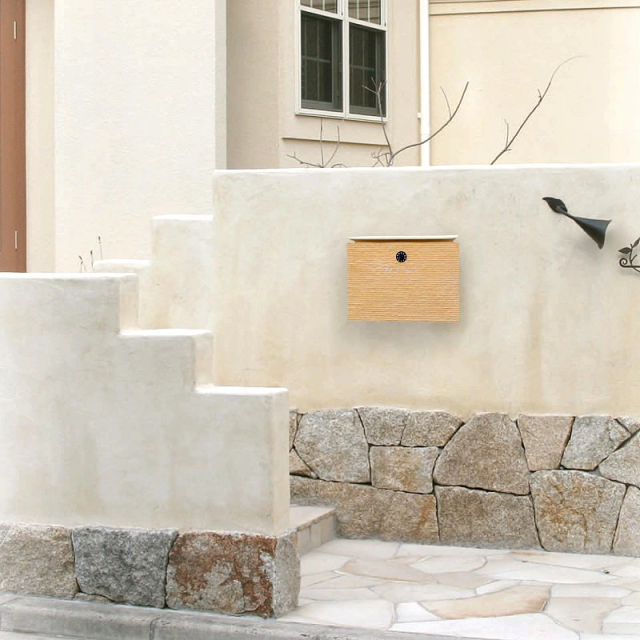 ポストディーズおしゃれ壁掛け施工例